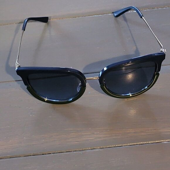 Tory Burch Blue Green Split Lens Cat Eye Shape Split Frame Sunglasses Wo… main image 10